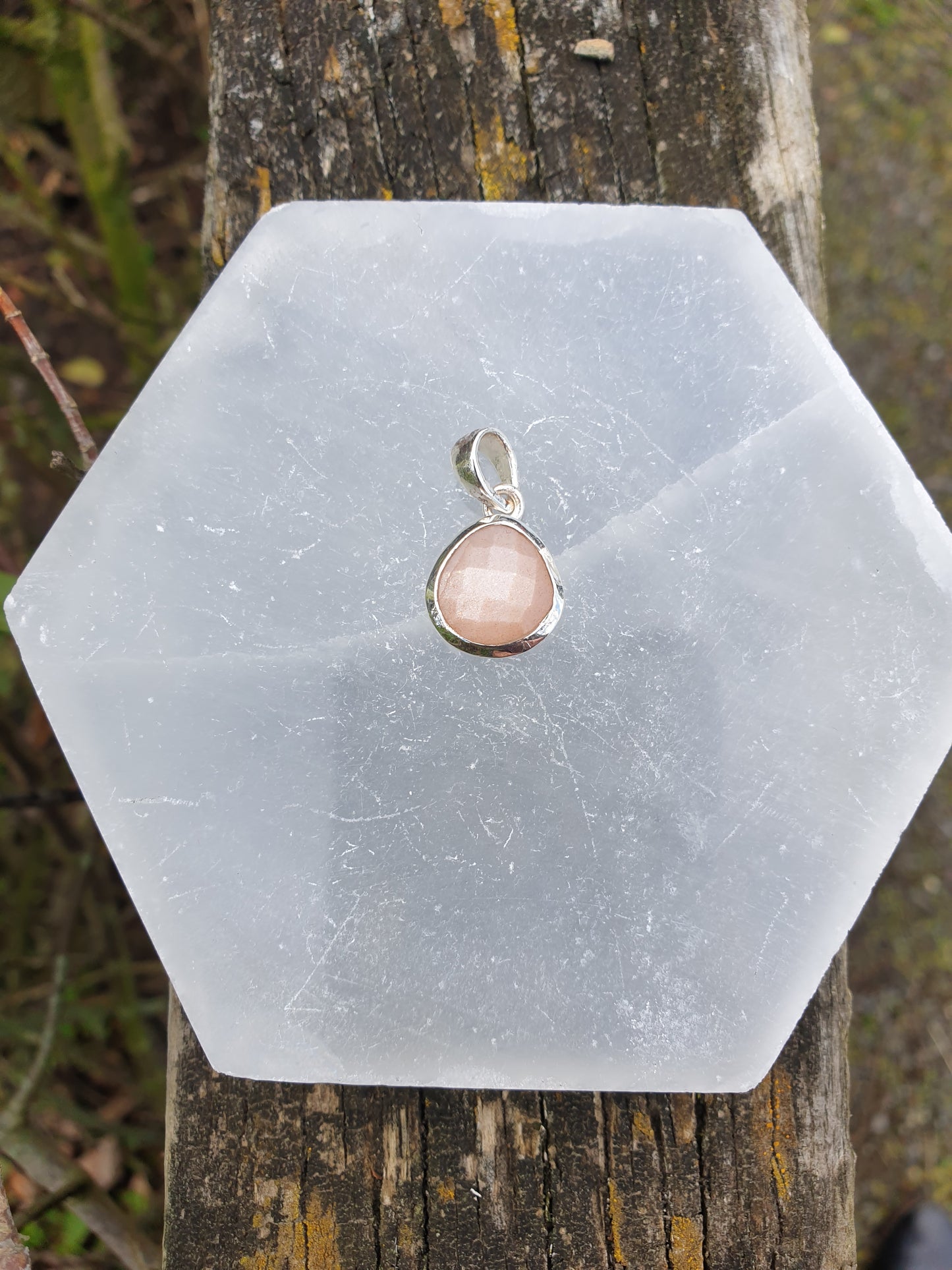 Peach Moonstone | Rose Cut Sterling Silver Pendant H