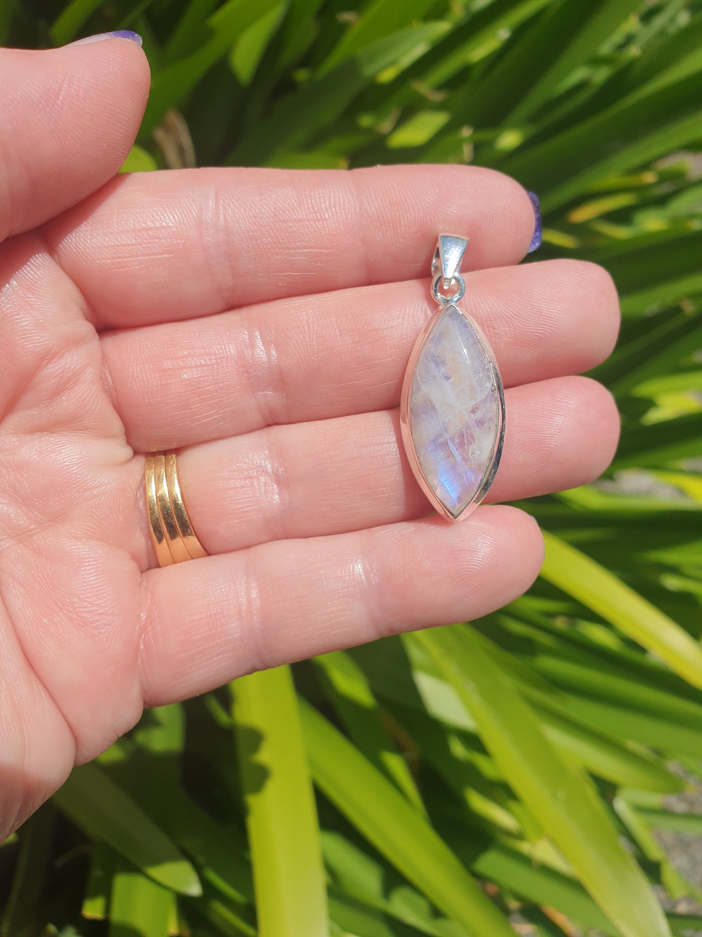 Rainbow Moonstone | Polished Sterling Silver Pendant i