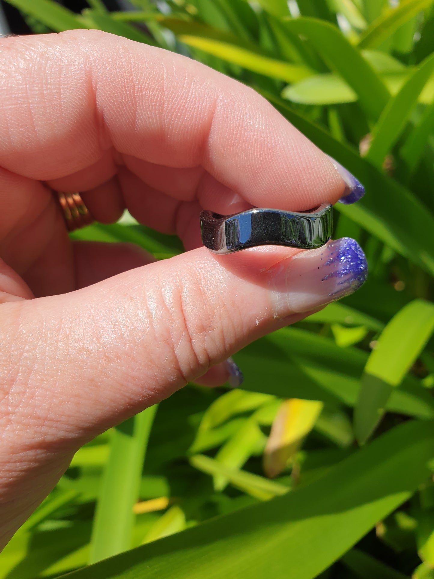 Hematite Wave Ring For Spheres