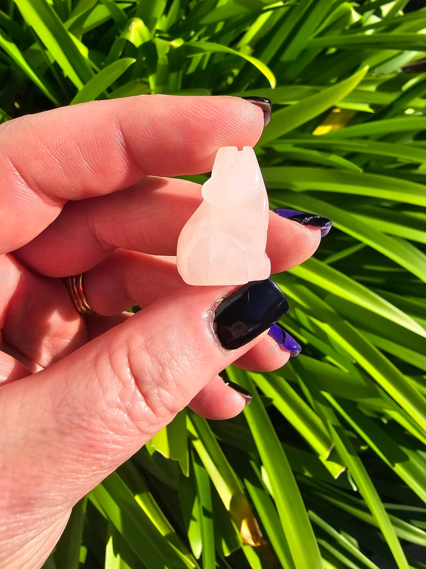 Rose Quartz Mini Howling Wolf