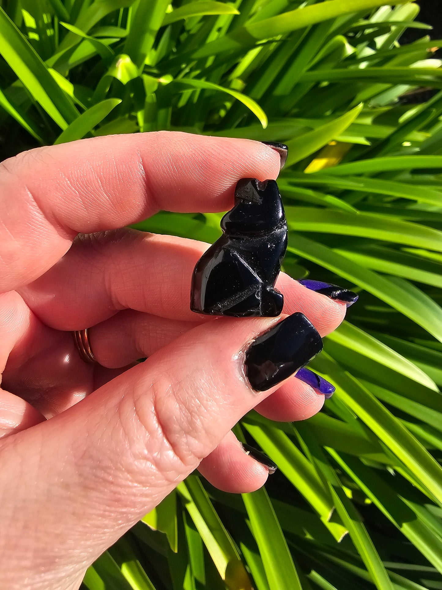 Black Obsidian Mini Howling Wolf