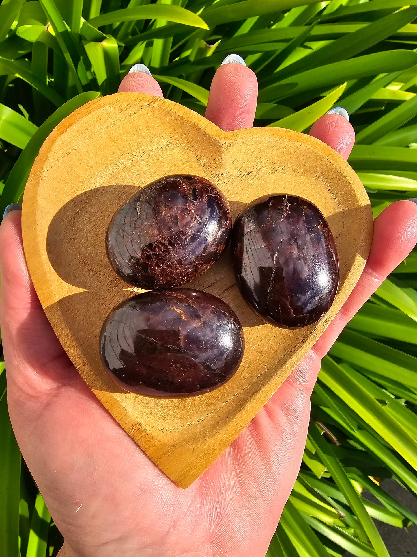 Garnet Small Palm Stone