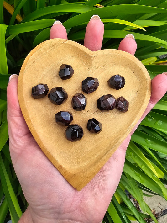 Faceted Garnet Tumbled Stone