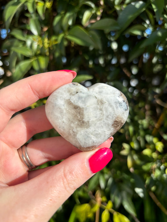 Rainbow Moonstone Heart i