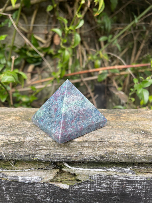 Ruby & Kyanite Pyramid C