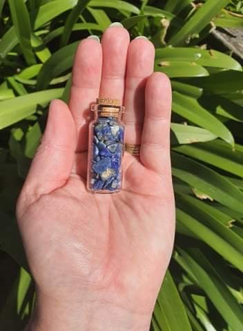 Lapis lazuli Chip Bottle